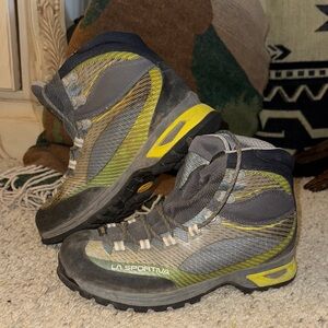 La Sportiva women’s  Gray and Yellow Outdoor Boots